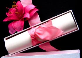 Конверты для свадебного приглашения своими руками Как украсить конверт для пригласительных на свадьбу